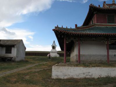 Буддийский храм в деревеньке.